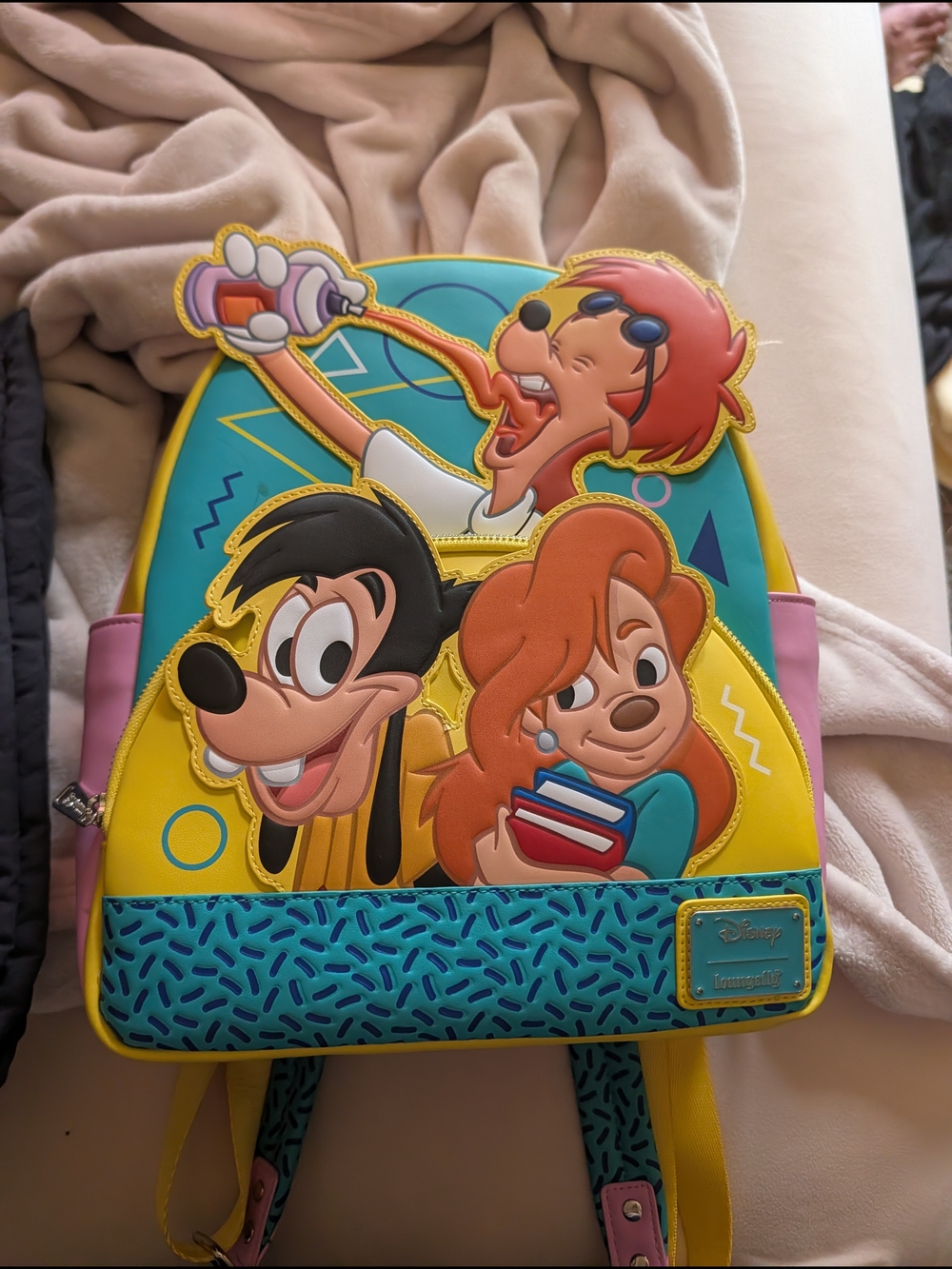 Disney Reto 90s, "A Goofy Movie" 30th Anniversary Loungefly Backpack